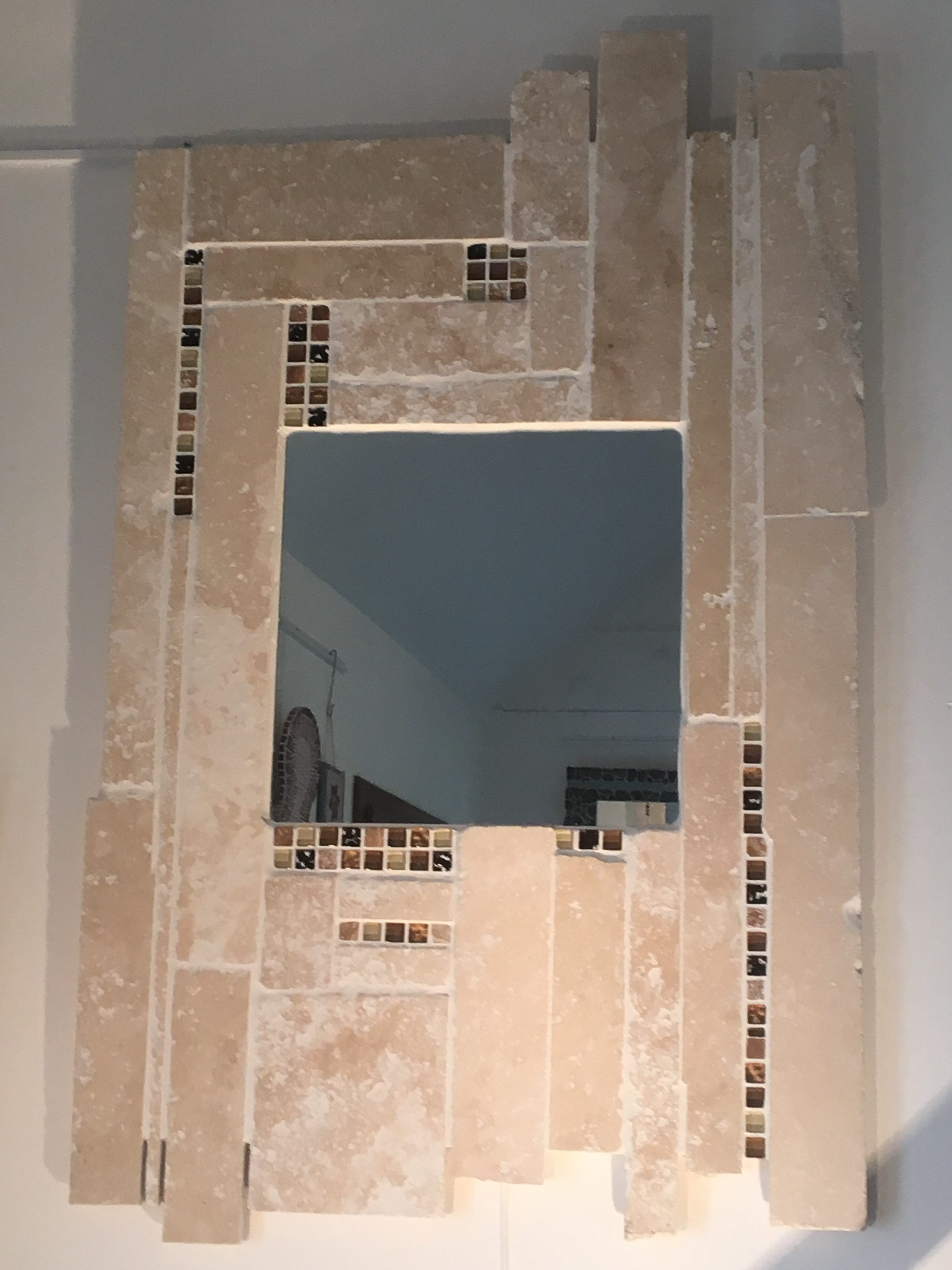 Rossone Travertin pierre naturelle, beige, rouge et noir, décor