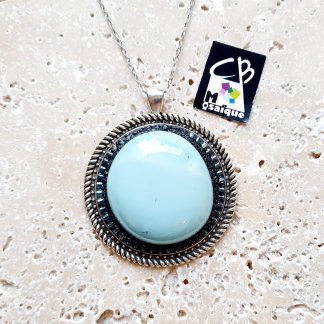 Collier rond vert d'eau opaque en verre et rocaille