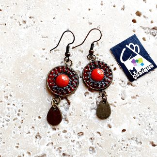 Boucles d'oreilles ronde rouge en verre et rocaille