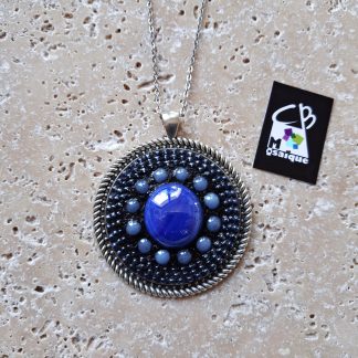 Collier rond Bleu en verre et rocaille